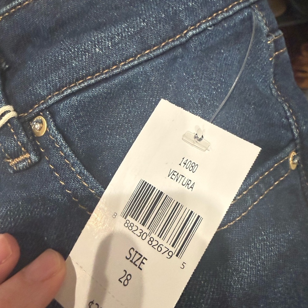 DL1961 “Miro” barrel leg jeans - NWT - Picture 4 of 8